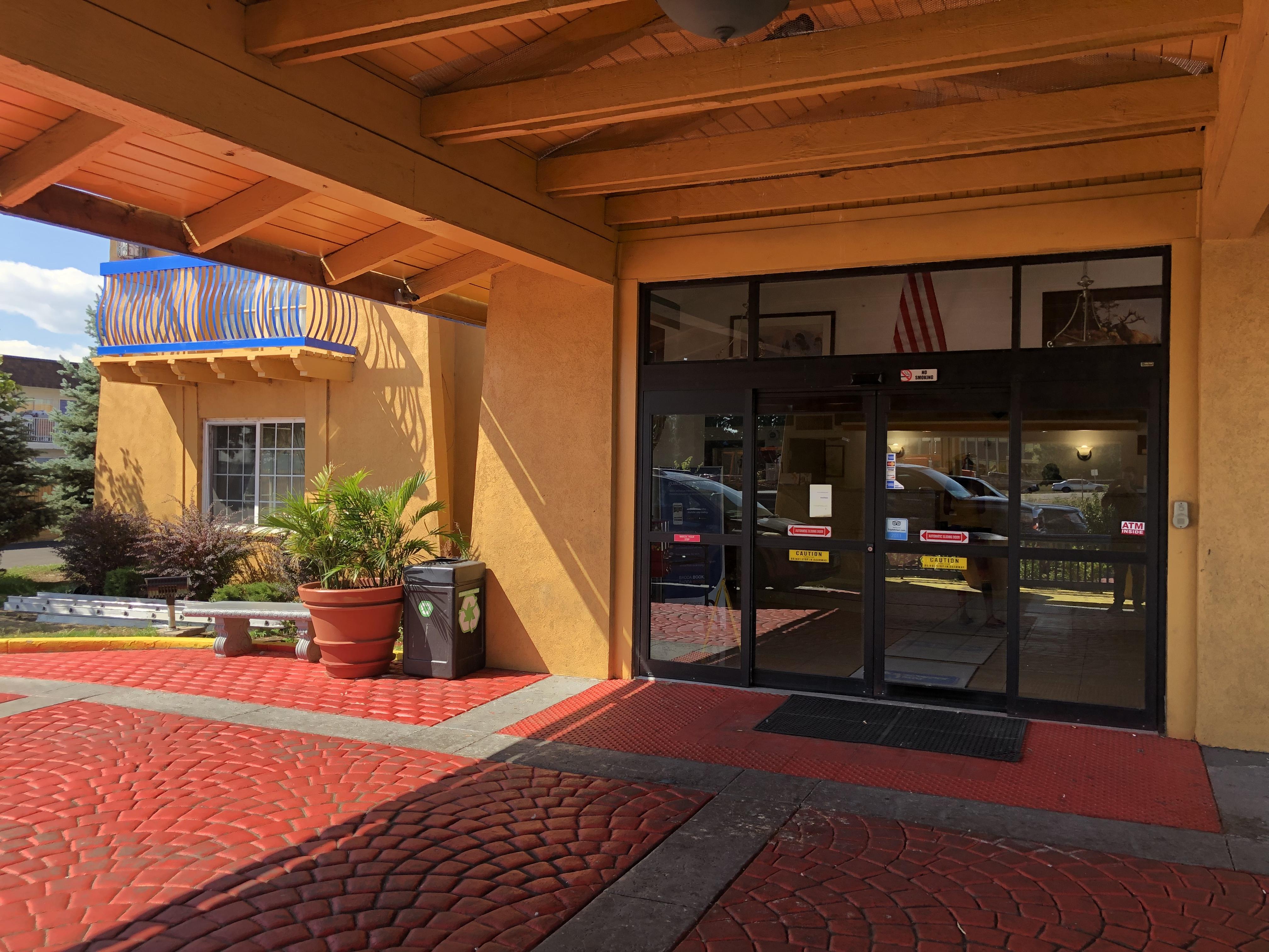 Americas Best Value Inn DEN Eksteriør billede