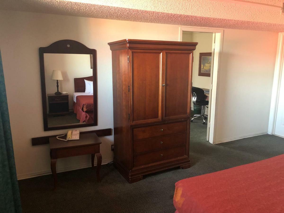Americas Best Value Inn DEN Eksteriør billede